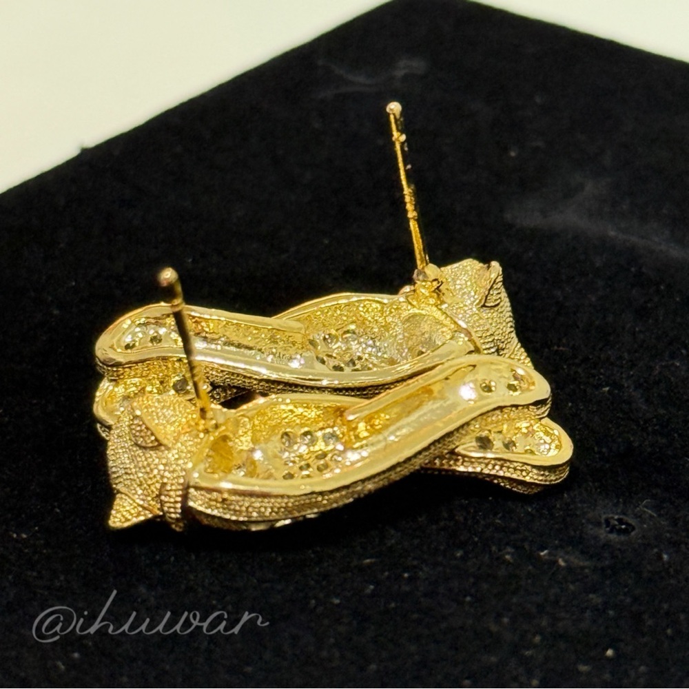 Luxurious 14k Gold Plated Panther Emerald Green Cubic Zirconia Earrings - Picture 4 of 5